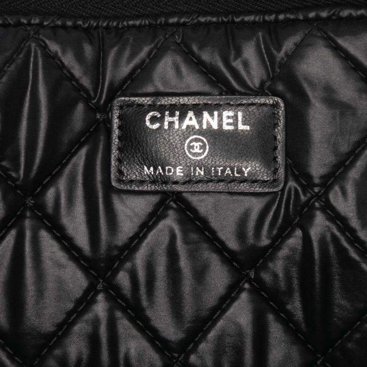 Pre Owned Chanel Black Large Quilted Patent O Case Clutch