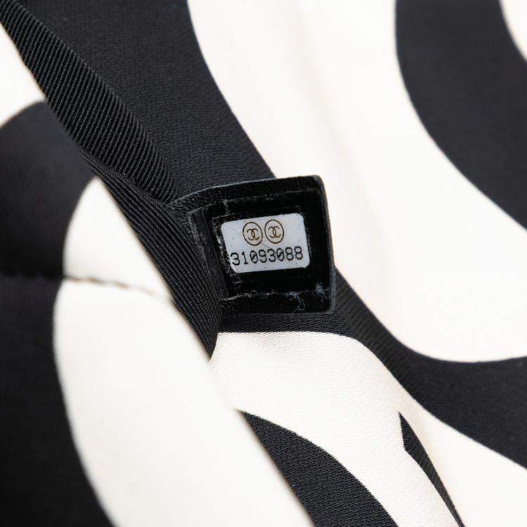 Pre Owned Chanel Black/White Medium Printed Silk 19 Flap