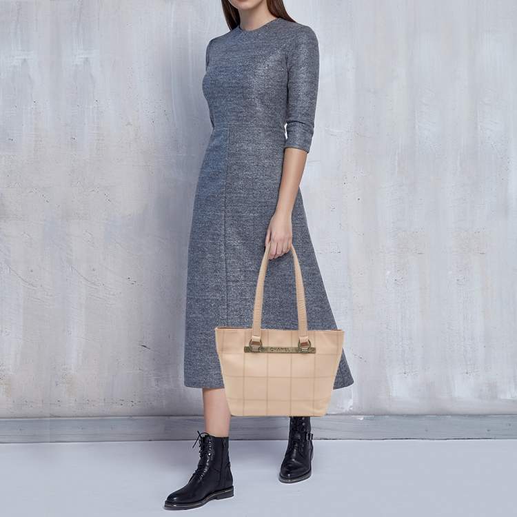 Pre Owned Chanel Beige Square Quilted Leather LAX Tote