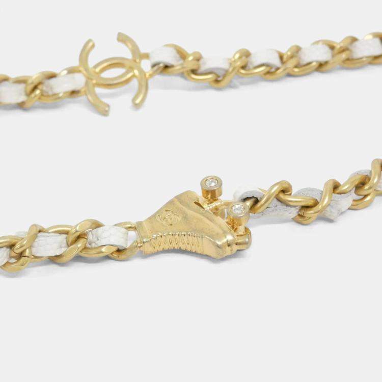 Pre Owned Chanel White Calf Leather Chain Wallet