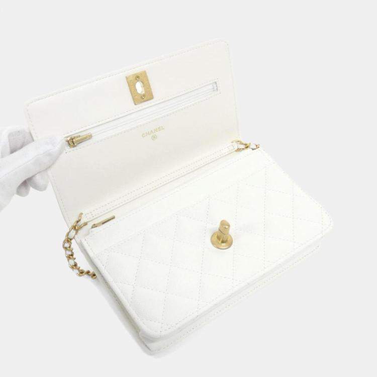 Pre Owned Chanel White Calf Leather Chain Wallet
