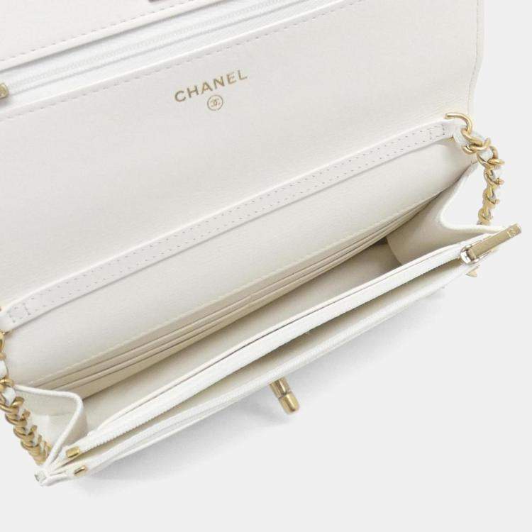 Pre Owned Chanel White Calf Leather Chain Wallet