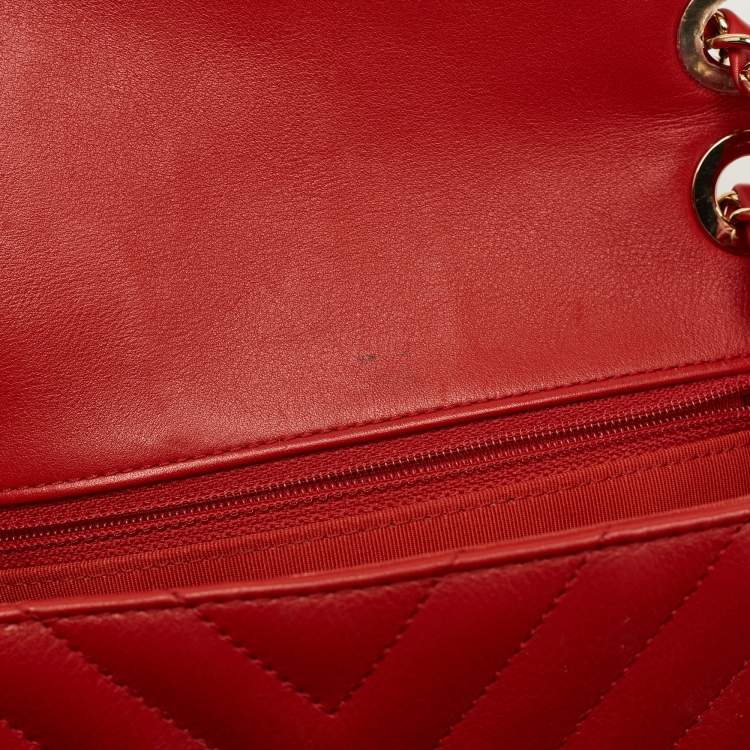 Pre Owned Chanel Red Chevron Leather Small Daily Flap Bag