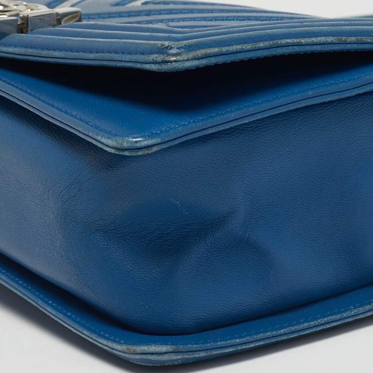 Pre Owned Chanel Blue/Iridescent Chevron PVC and Leather Medium Boy Flap Bag