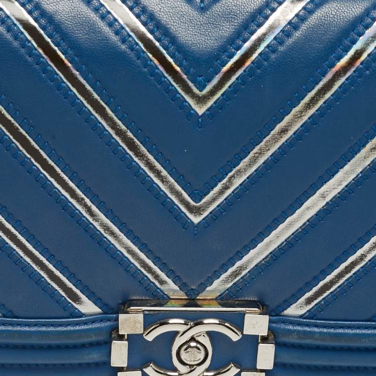 Pre Owned Chanel Blue/Iridescent Chevron PVC and Leather Medium Boy Flap Bag