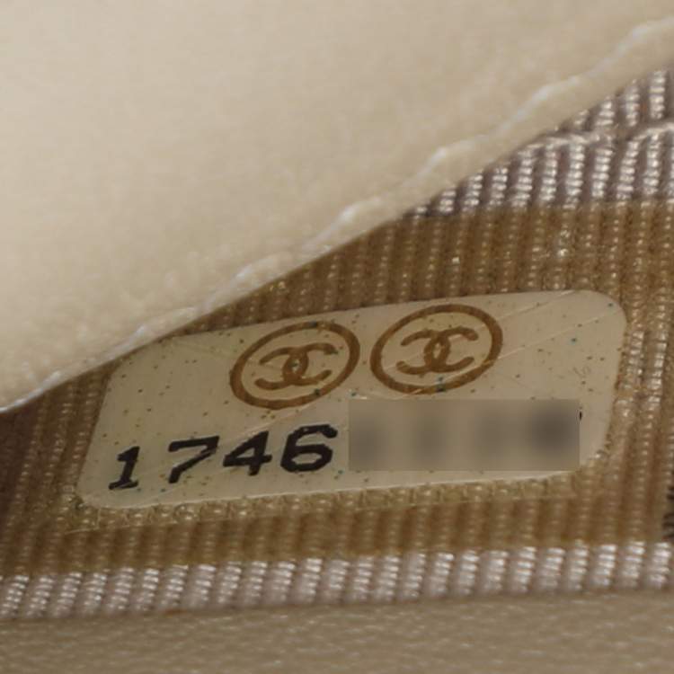 Pre Owned Chanel Olive Quilted Patent Leather CC Zip Around Organizer Wallet