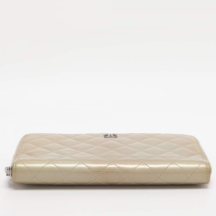 Pre Owned Chanel Olive Quilted Patent Leather CC Zip Around Organizer Wallet
