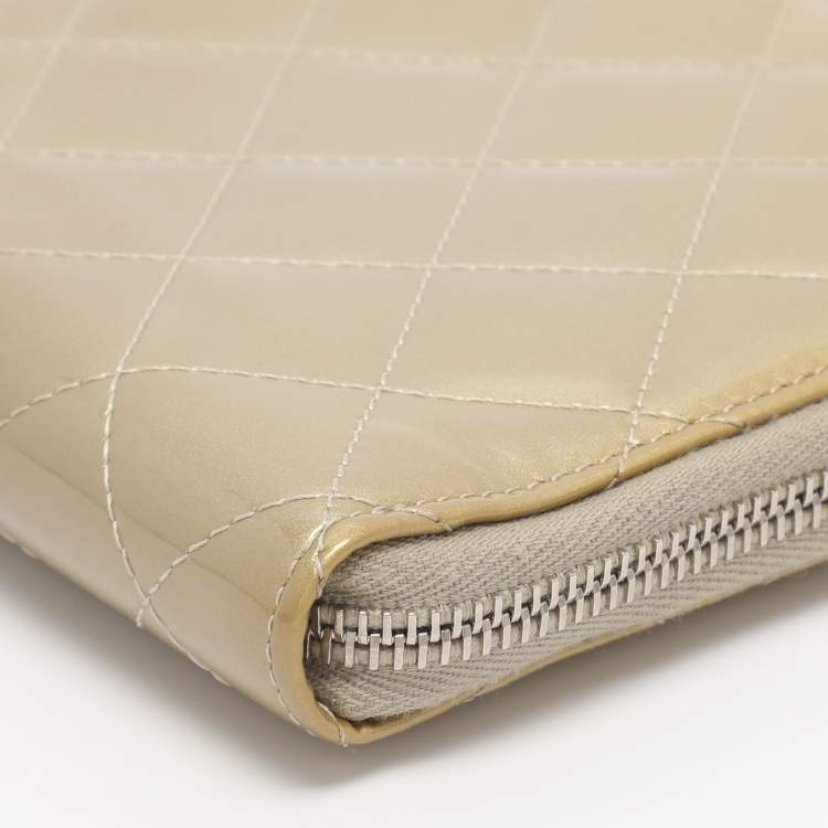 Pre Owned Chanel Olive Quilted Patent Leather CC Zip Around Organizer Wallet