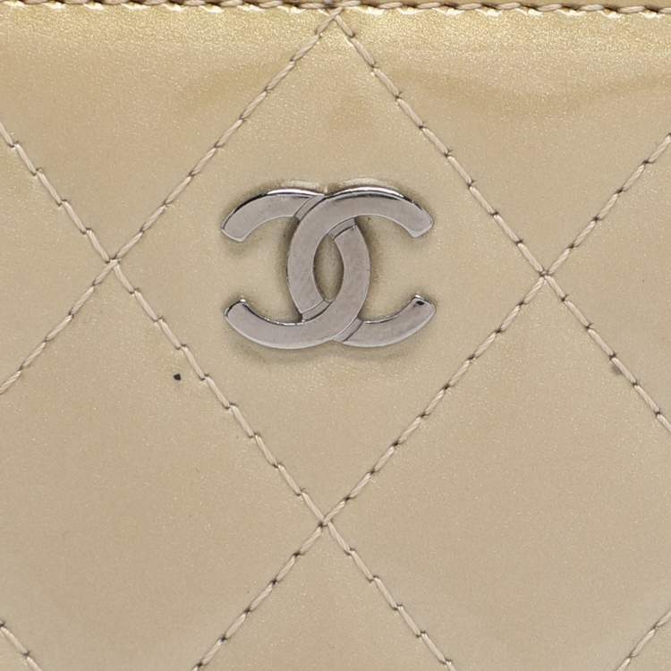 Pre Owned Chanel Olive Quilted Patent Leather CC Zip Around Organizer Wallet