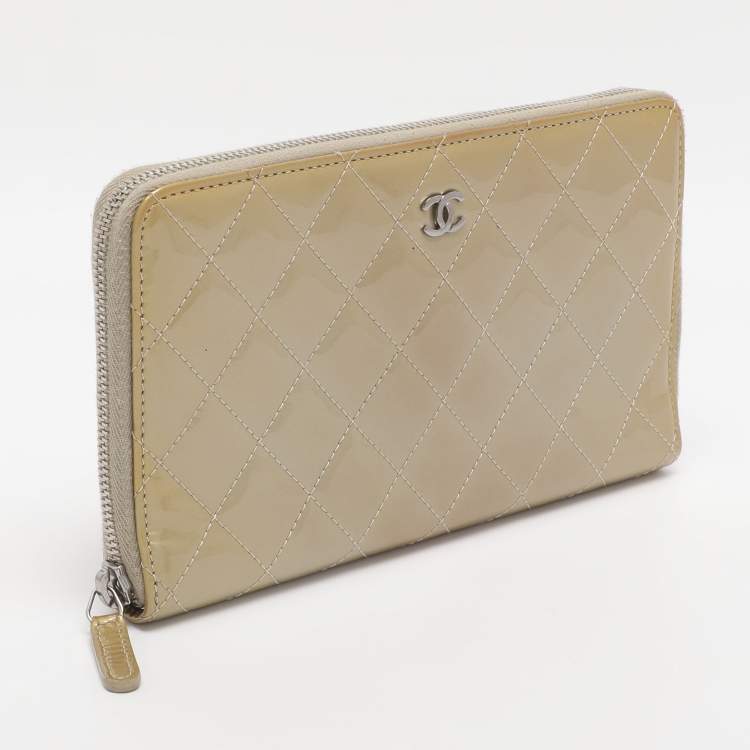 Pre Owned Chanel Olive Quilted Patent Leather CC Zip Around Organizer Wallet
