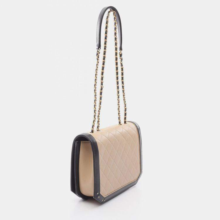 Pre Owned Chanel Octagon CC Small Clasp Quilted Lambskin Flap Bag 