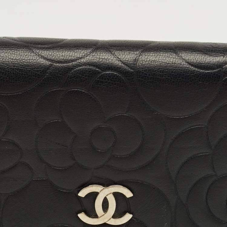 Pre Owned Chanel Black Leather CC Camellia Embossed Trifold Wallet