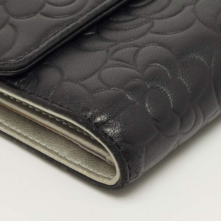 Pre Owned Chanel Black Leather CC Camellia Embossed Trifold Wallet