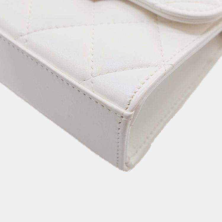Pre Owned Chanel White Mini Quilted Lambskin CC Enamel Heart Clutch With Chain