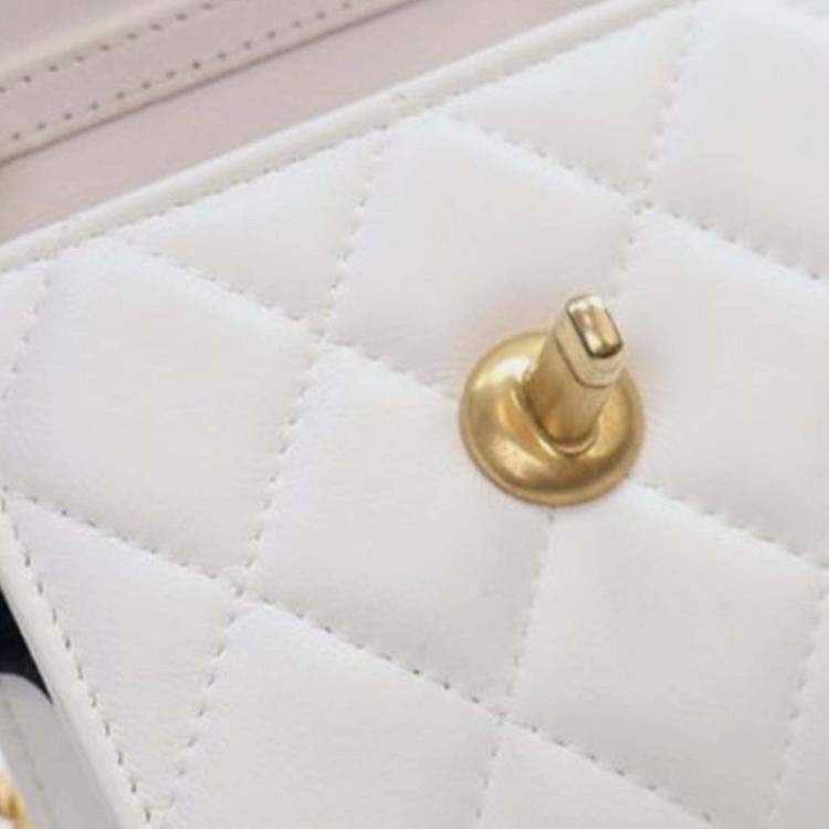 Pre Owned Chanel White Mini Quilted Lambskin CC Enamel Heart Clutch With Chain