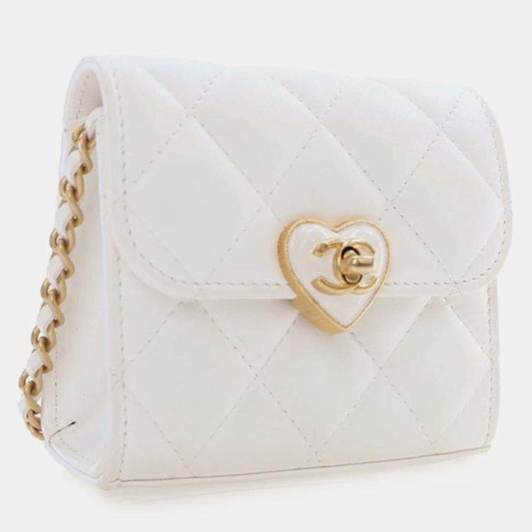 Pre Owned Chanel White Mini Quilted Lambskin CC Enamel Heart Clutch With Chain