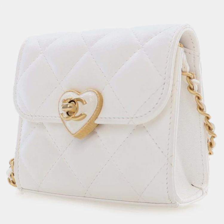 Pre Owned Chanel White Mini Quilted Lambskin CC Enamel Heart Clutch With Chain