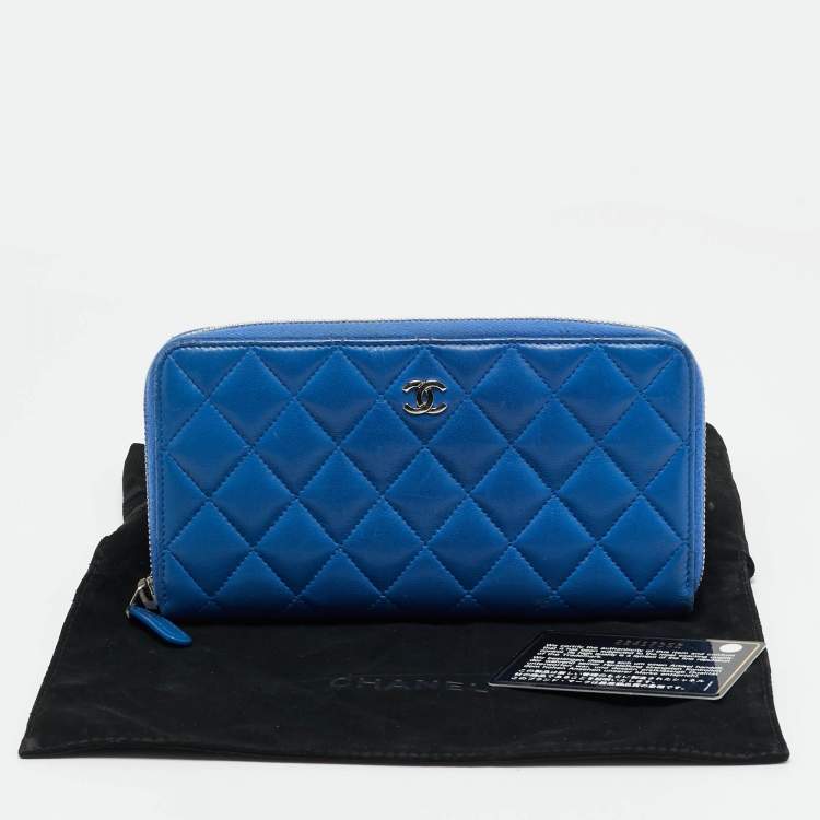 Pre Owned Chanel Blue Quilted Leather CC Zip Around Wallet