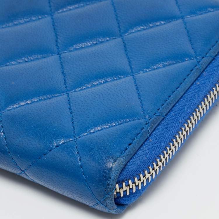 Pre Owned Chanel Blue Quilted Leather CC Zip Around Wallet