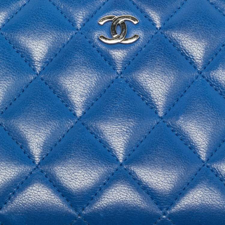 Pre Owned Chanel Blue Quilted Leather CC Zip Around Wallet