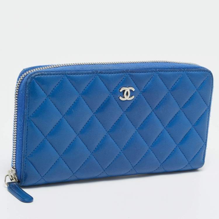 Pre Owned Chanel Blue Quilted Leather CC Zip Around Wallet