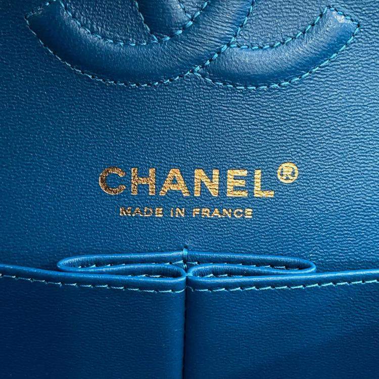 Pre Owned Chanel Matelasse Double Flap Chain shoulder Blue Caviar Leather Size 23