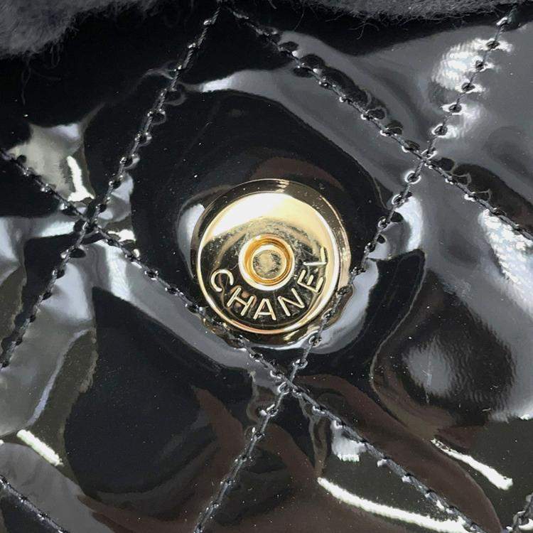 Pre Owned Chanel Matelasse Mini Chain Shoulder Bag Black Patent Leather