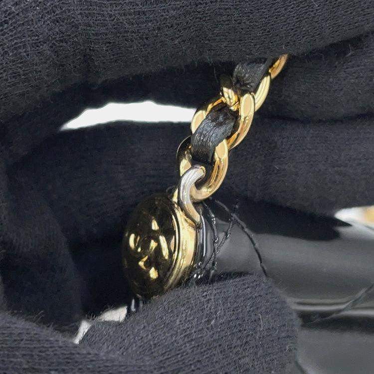 Pre Owned Chanel Matelasse Mini Chain Shoulder Bag Black Patent Leather