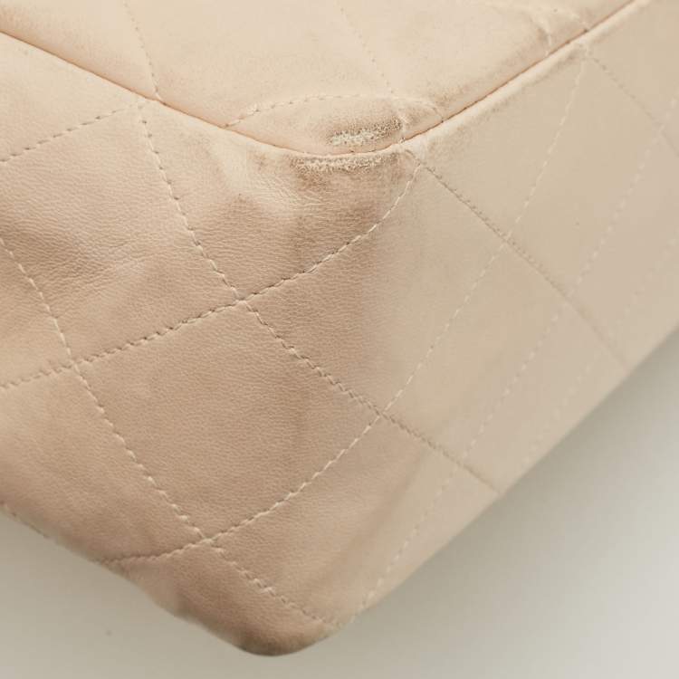 مملوكة مسبقًا حقيبة شانيل جامبو كلاسيك جلد مبطن بيج بقلاب واحد عتيق