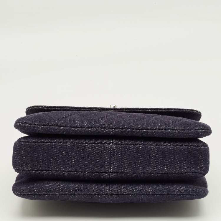 Pre Owned Chanel Navy Blue Quilted Denim Small Trendy CC Top Handle Bag