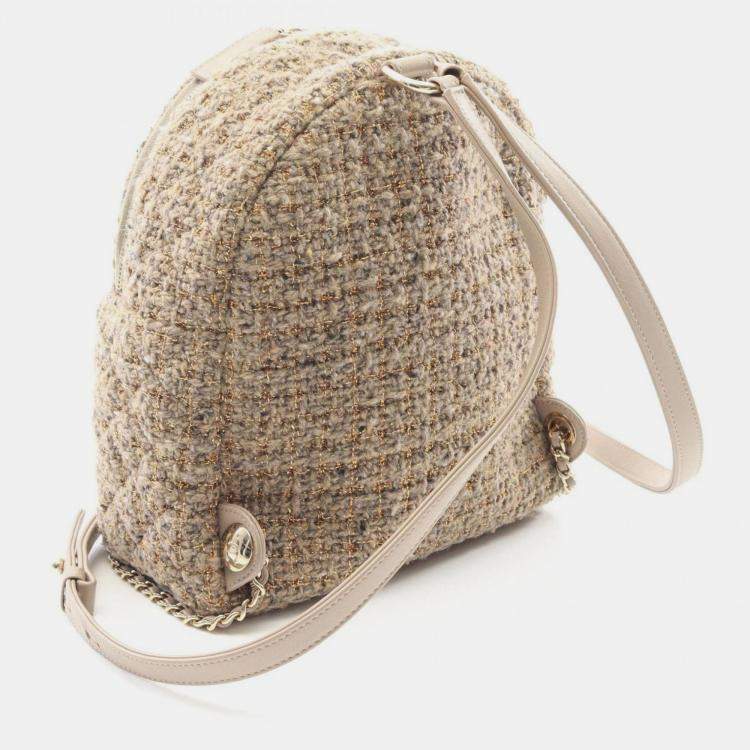 Pre Owned Chanel Matelasse Backpack Fabric Leather Beige