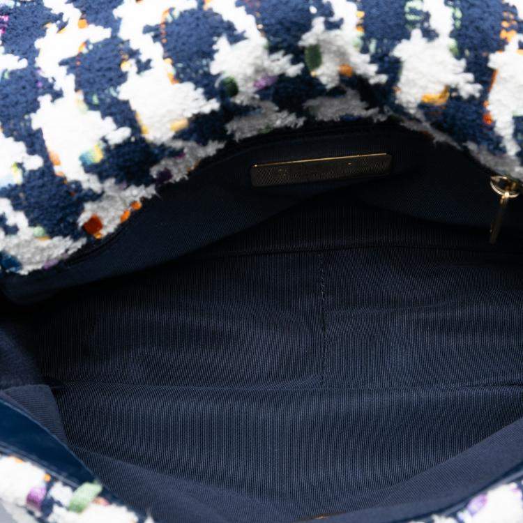 Pre Owned Chanel Navy Blue Medium Houndstooth Tweed 19 Flap