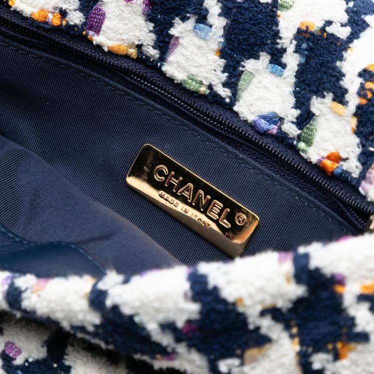 Pre Owned Chanel Navy Blue Medium Houndstooth Tweed 19 Flap
