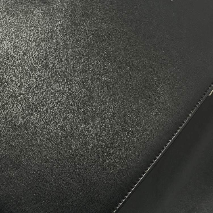 Pre Owned Chanel Black Quilted Leather New Medium Boy Flap Bag