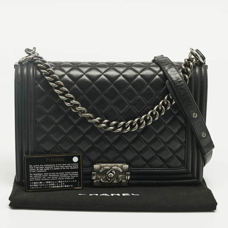 Pre Owned Chanel Black Quilted Leather New Medium Boy Flap Bag