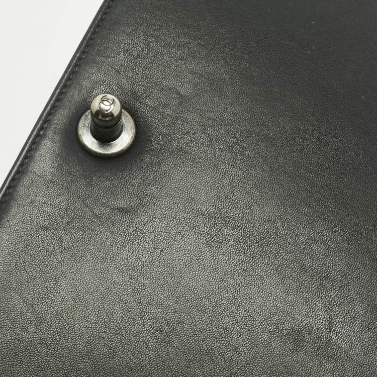 Pre Owned Chanel Black Quilted Leather New Medium Boy Flap Bag