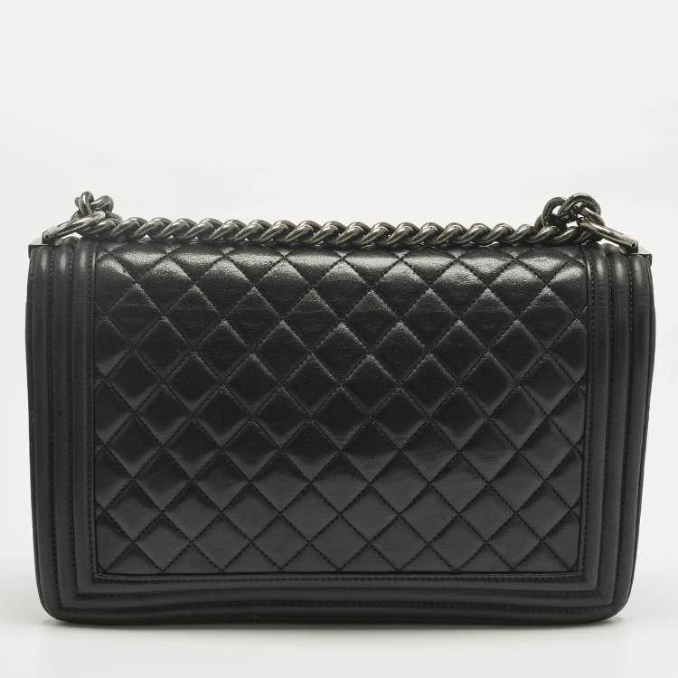 Pre Owned Chanel Black Quilted Leather New Medium Boy Flap Bag