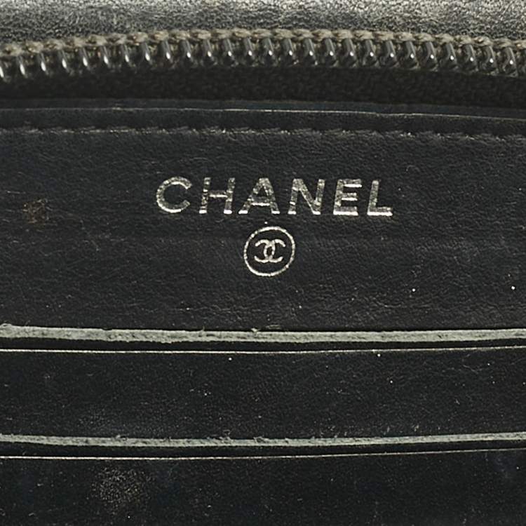 Pre Owned Chanel Black Patent Leather CC Zip Around Wallet