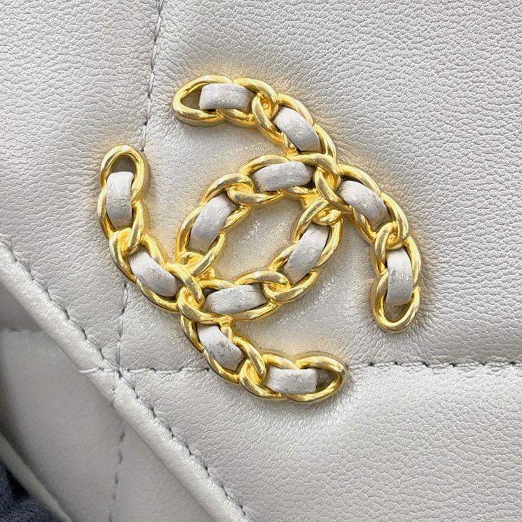 Pre Owned Chanel Chanel19 Chain Wallet Gray Lambskin