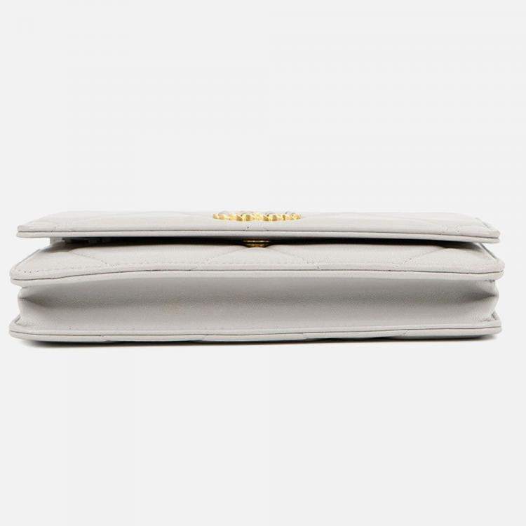 Pre Owned Chanel Chanel19 Chain Wallet Gray Lambskin