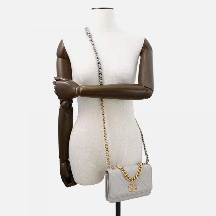 Pre Owned Chanel Chanel19 Chain Wallet Gray Lambskin