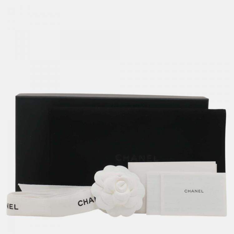 Pre Owned Chanel Pink CC Quilted Metallic Lambskin Coin Pouch and AirPods Pro Case