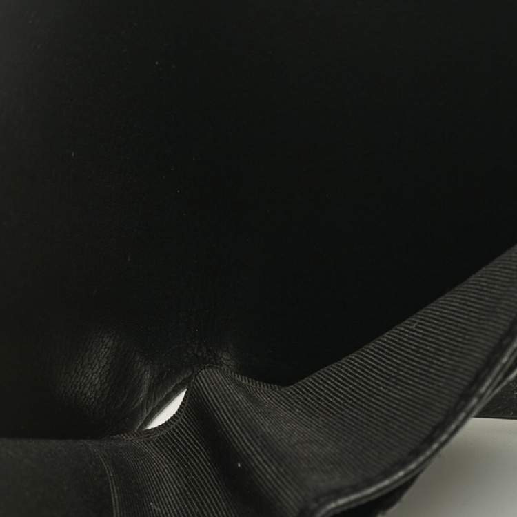 Pre Owned Chanel Black Quilted Leather CC Bifold Wallet