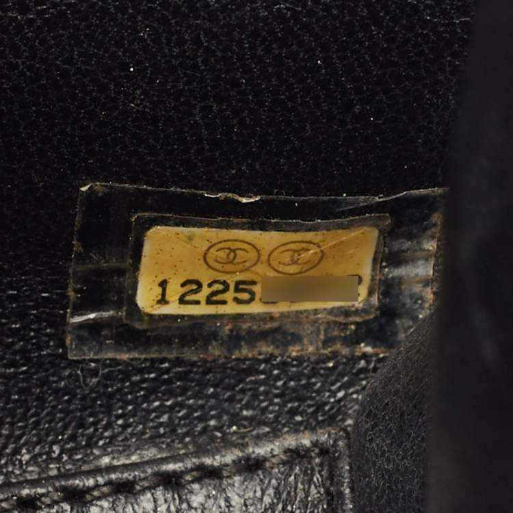 مملوكة مسبقًا حقيبة كتف شانيل ميني كلاسيك جلد براءات الاختراع مبطن أسود