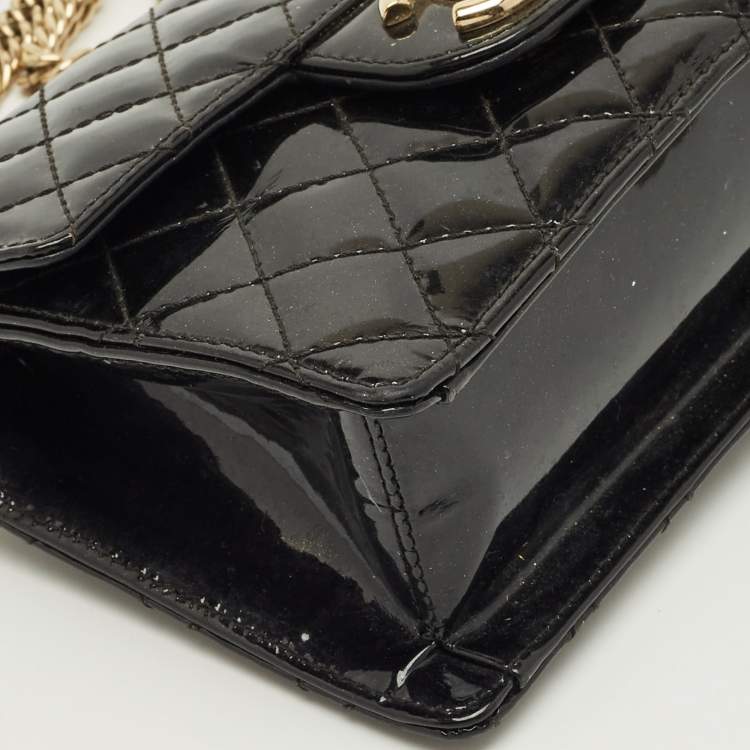 مملوكة مسبقًا حقيبة كتف شانيل ميني كلاسيك جلد براءات الاختراع مبطن أسود