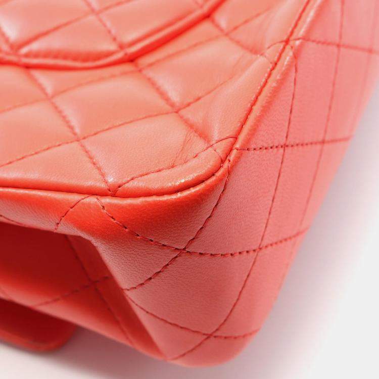 مملوكة مسبقًا Chanel Classic Double Flap Medium Red Leather Shoulder Bag