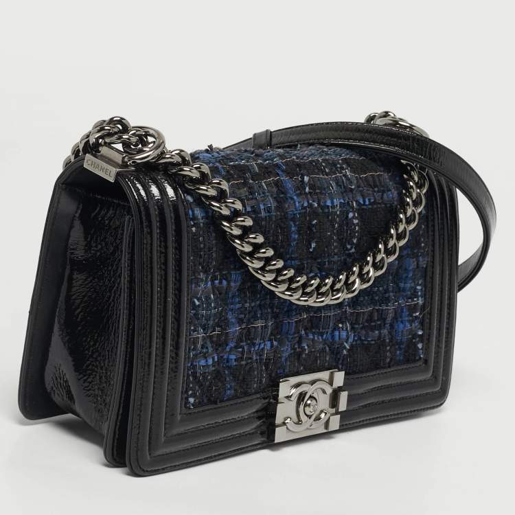 Pre Owned Chanel Black/Blue Quilted Patent Leather and Tweed Medium Boy Flap Bag