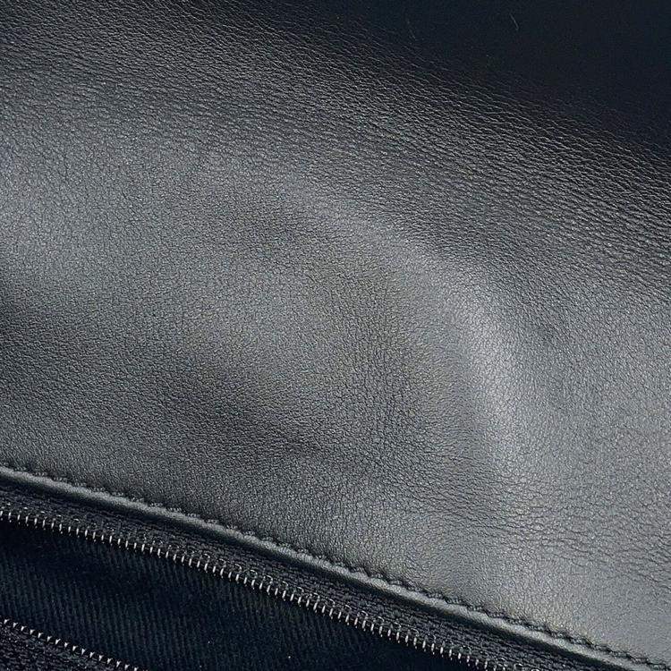 Pre Owned Chanel Matelasse Chain shoulder Bag Black Patent Leather Leather Size 25