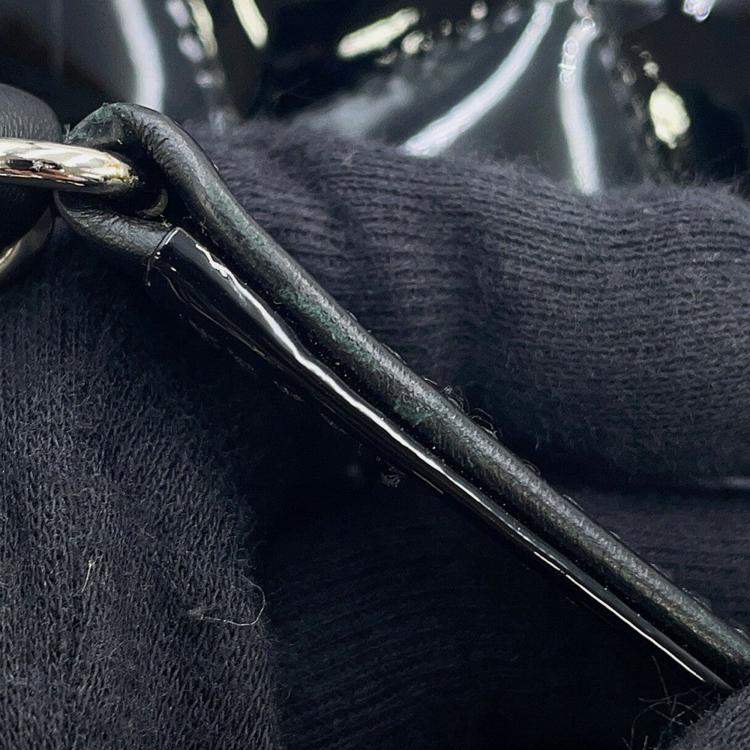 Pre Owned Chanel Matelasse Chain shoulder Bag Black Patent Leather Leather Size 25