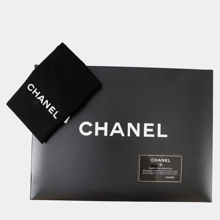 Pre Owned Chanel Matelasse Chain shoulder Bag Black Patent Leather Leather Size 25